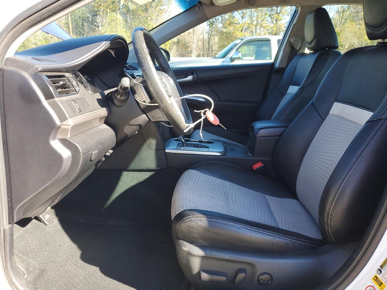 2013 TOYOTA CAMRY SE photo 7