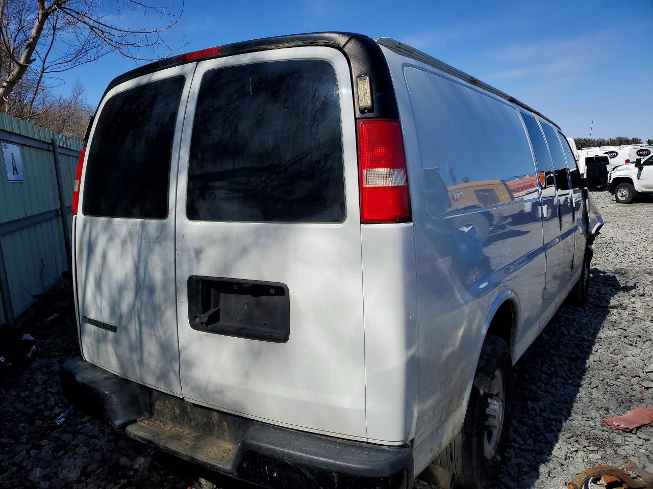 2018 CHEVROLET EXPRESS G3500 photo 3
