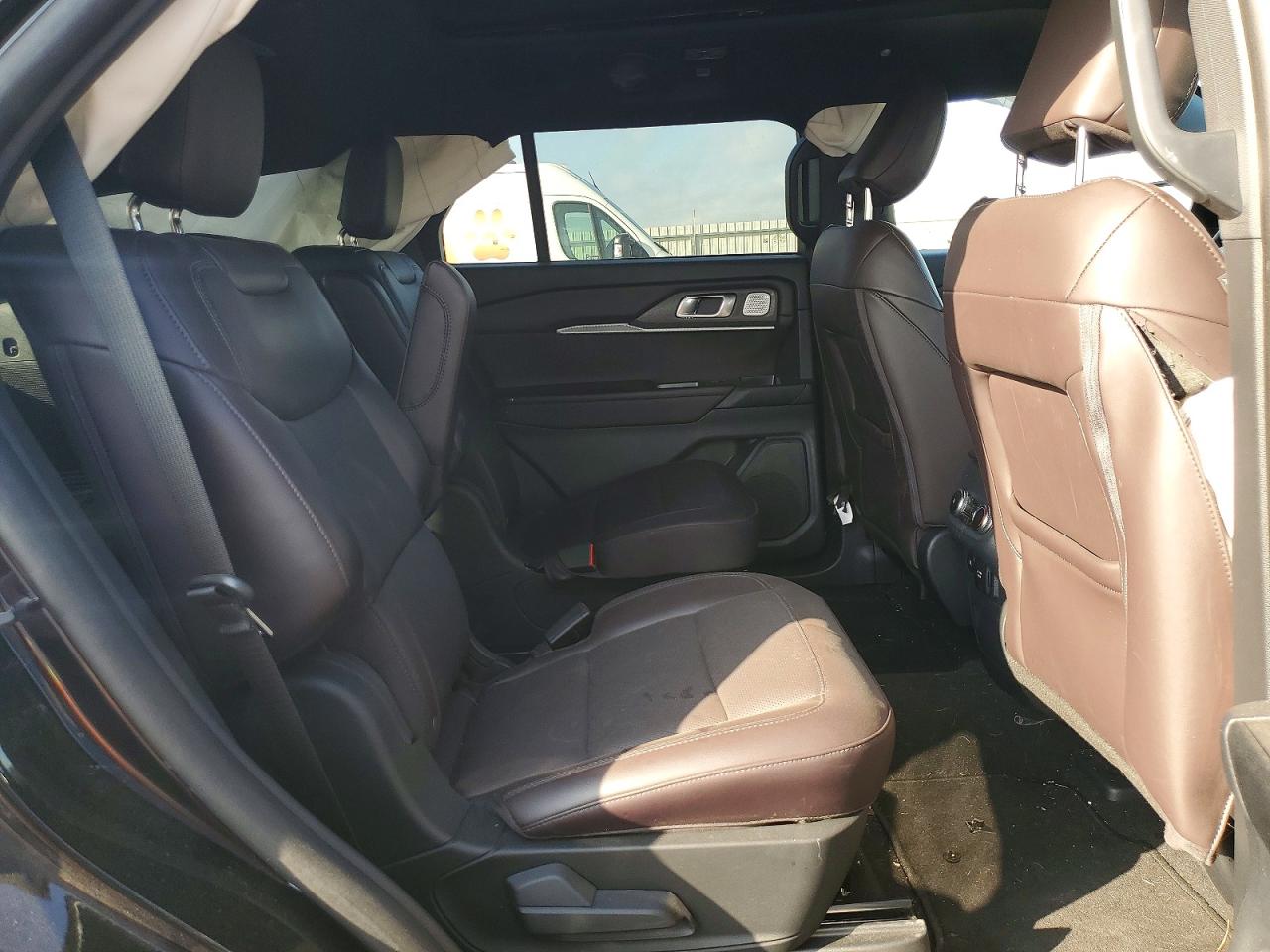 2025 FORD EXPLORER PLATINUM photo 11