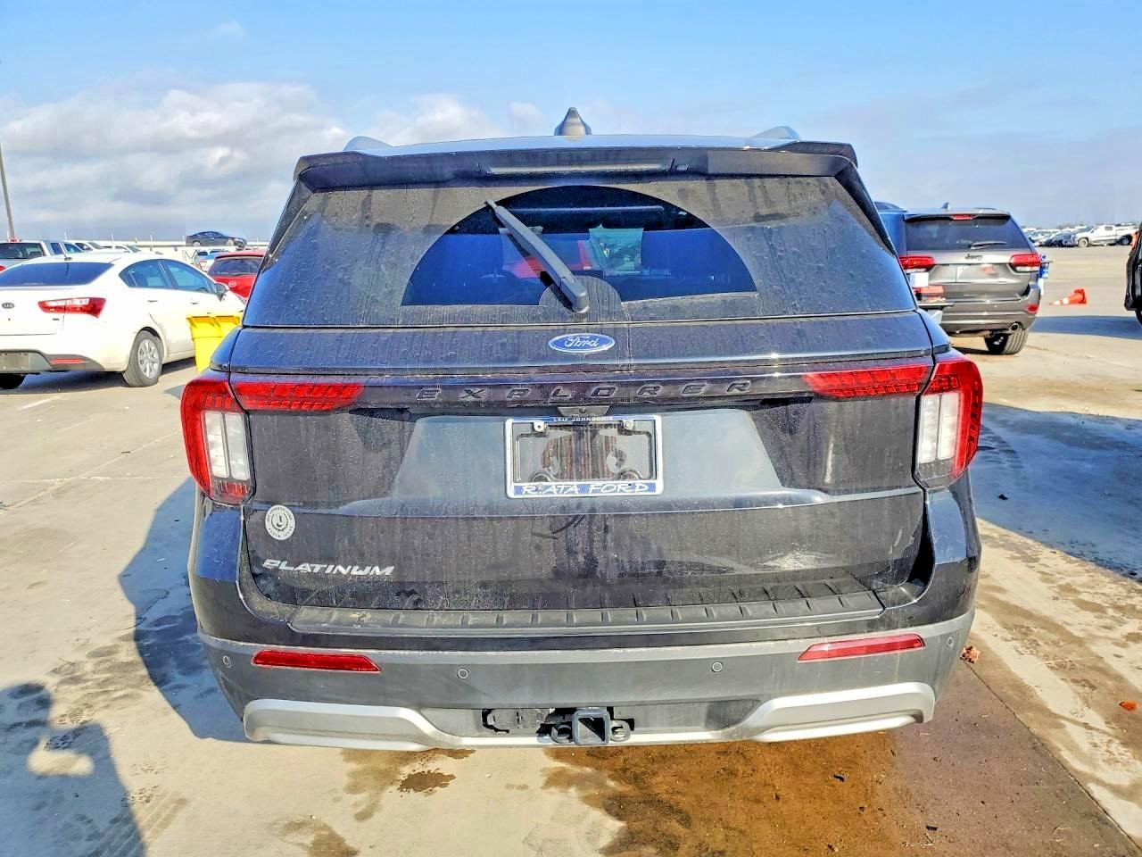 2025 FORD EXPLORER PLATINUM photo 6