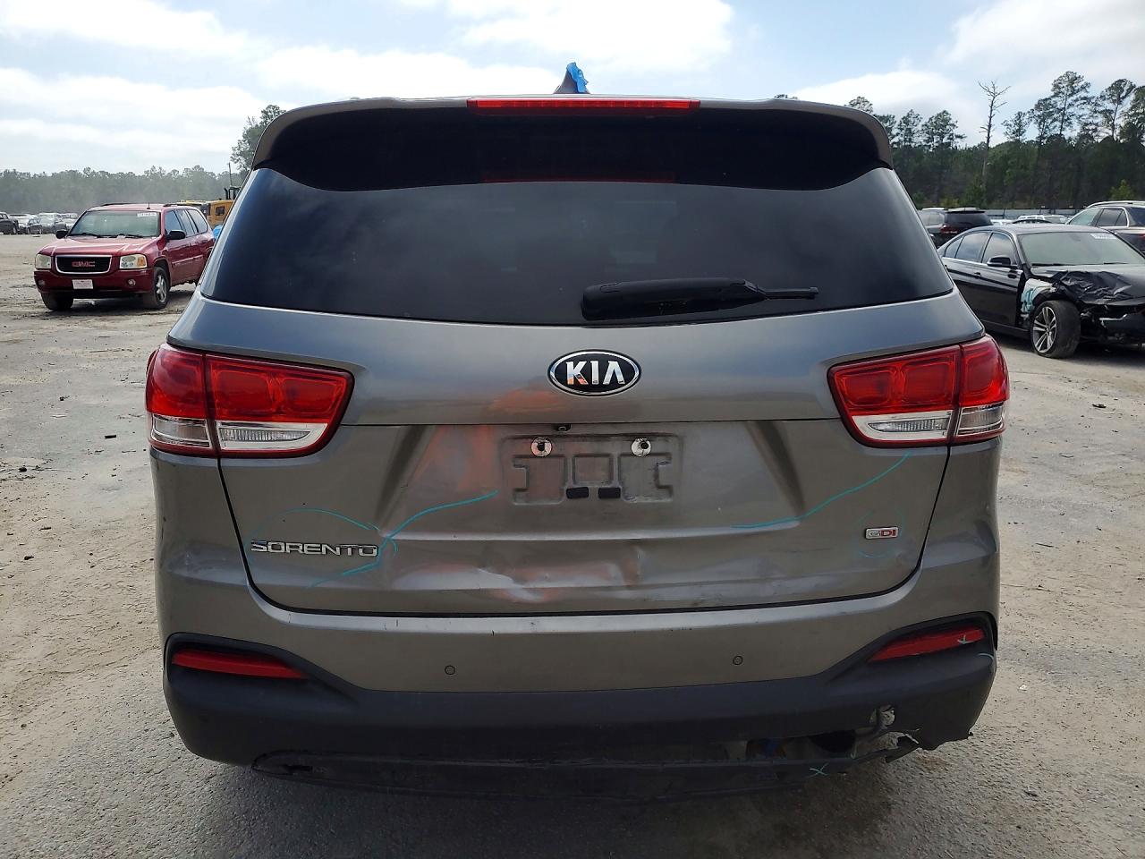 2017 KIA SORENTO LX photo 11
