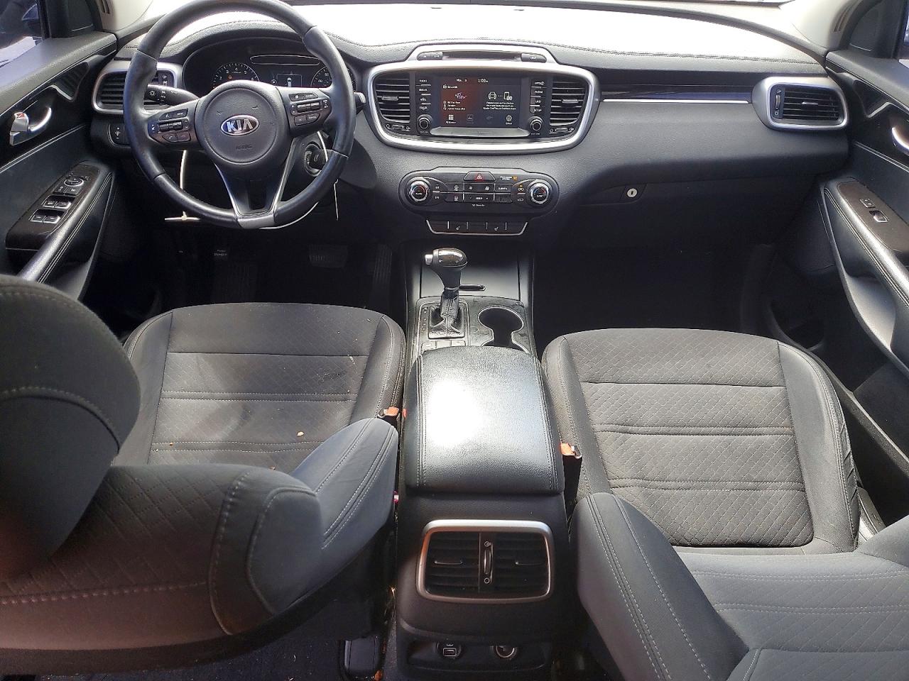 2017 KIA SORENTO LX photo 15