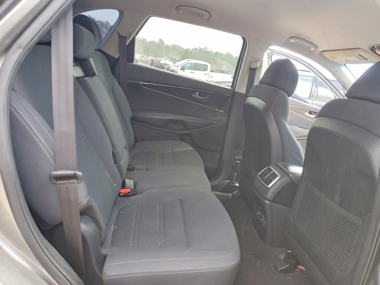 2017 KIA SORENTO LX photo 21