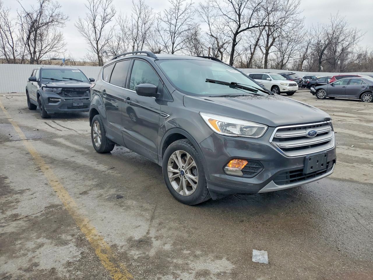 2018 FORD ESCAPE SE photo 4