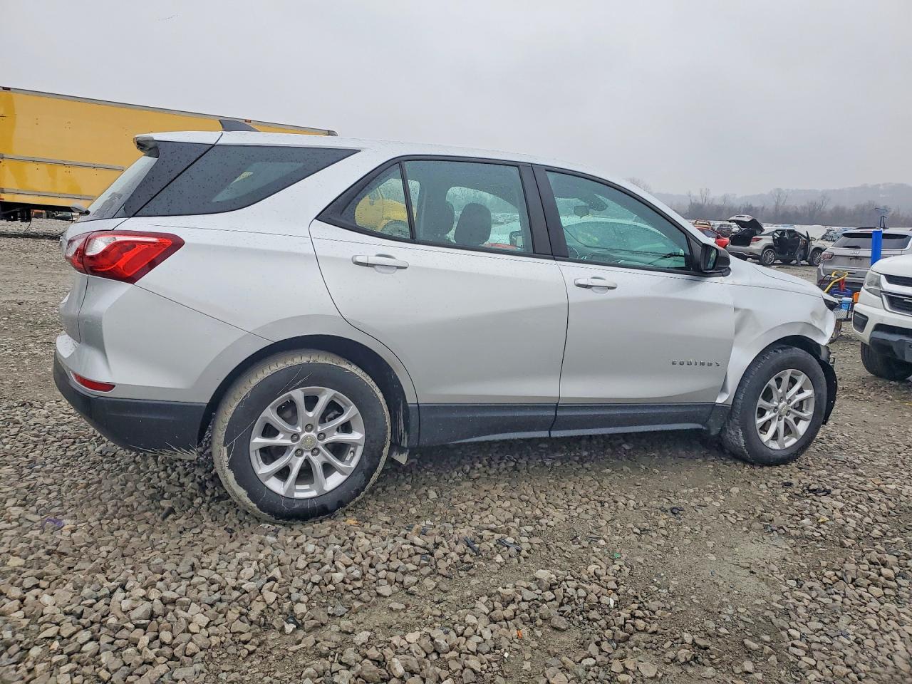 2020 CHEVROLET EQUINOX LS photo 3