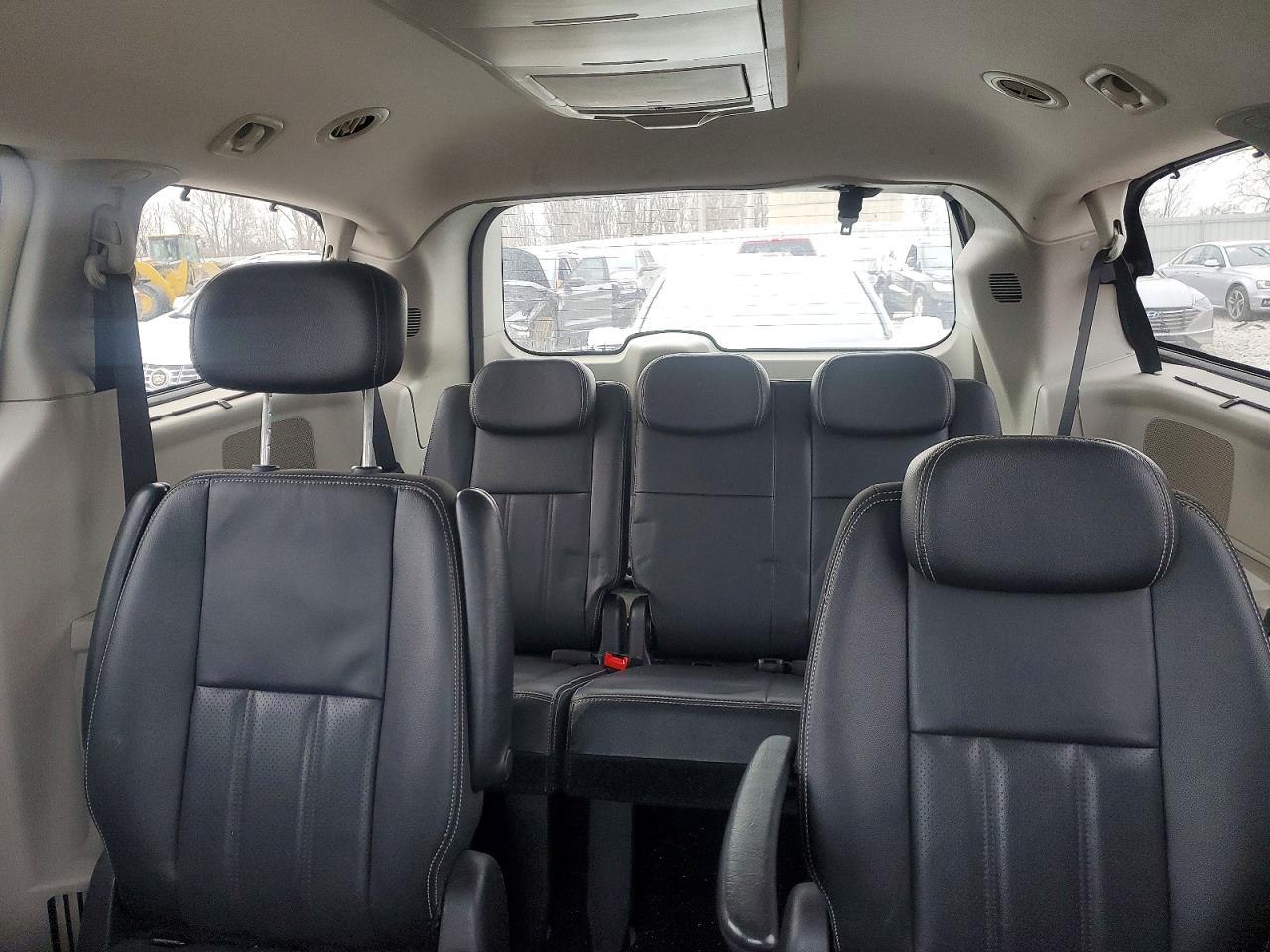 2010 CHRYSLER TOWN & COUNTRY TOURING PLUS photo 10