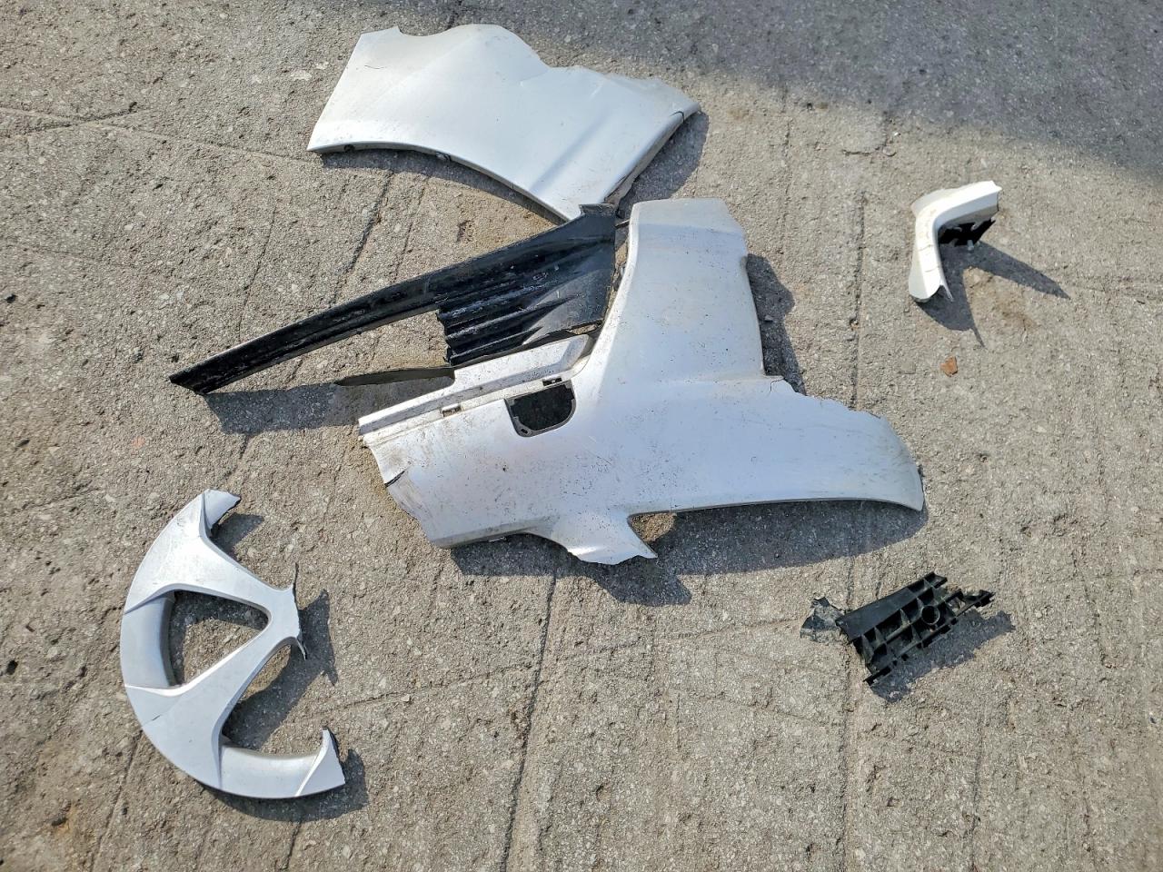 2012 TOYOTA PRIUS TWO photo 23