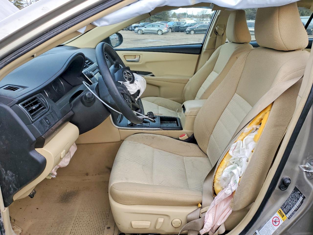 2016 TOYOTA CAMRY LE photo 19