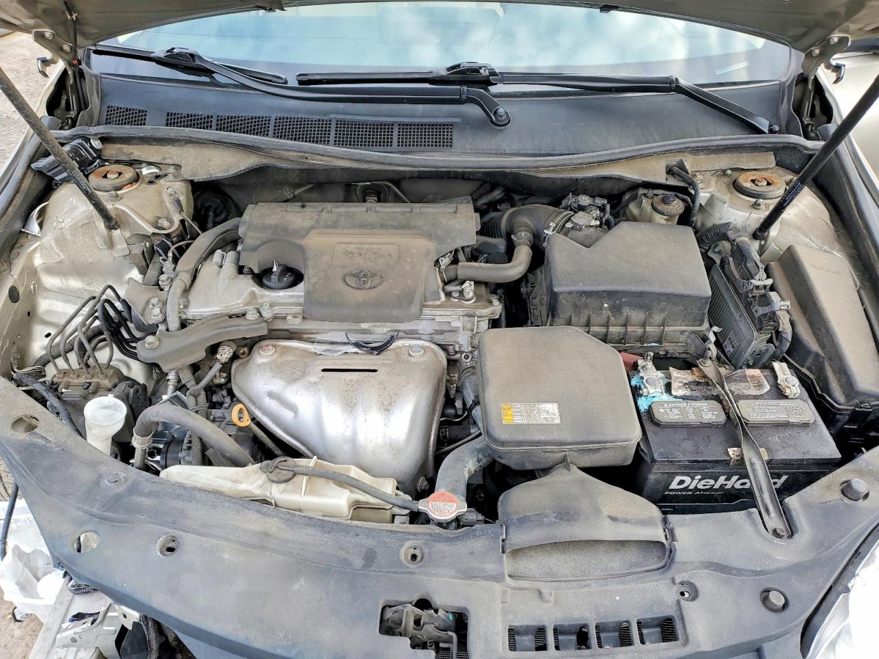 2016 TOYOTA CAMRY LE photo 31