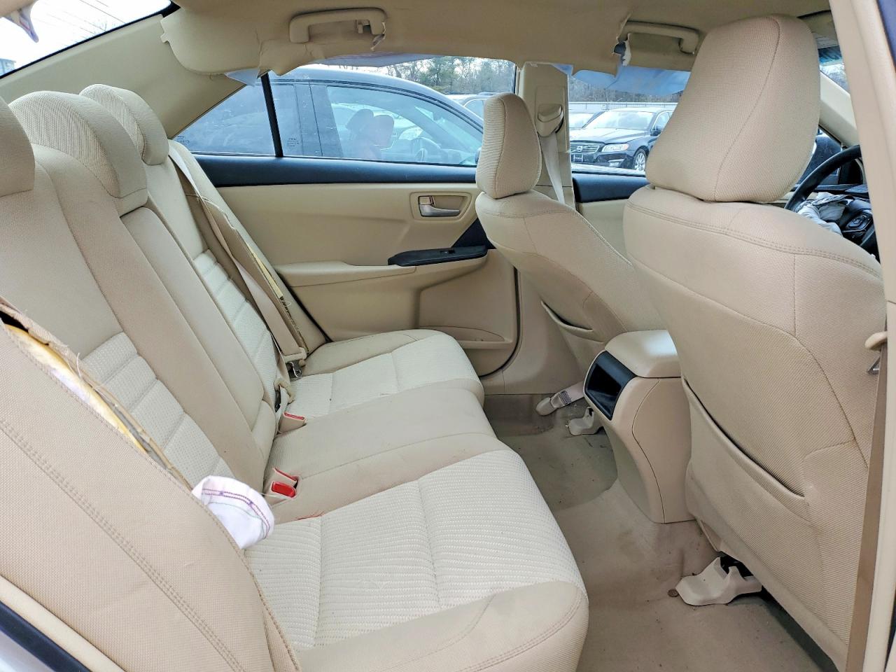 2016 TOYOTA CAMRY LE photo 28