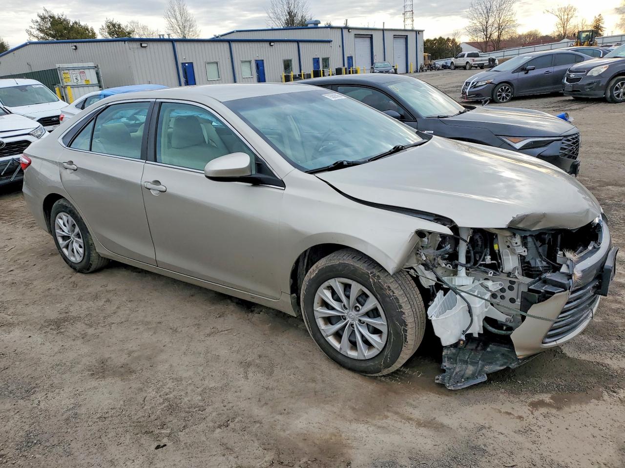 2016 TOYOTA CAMRY LE photo 10