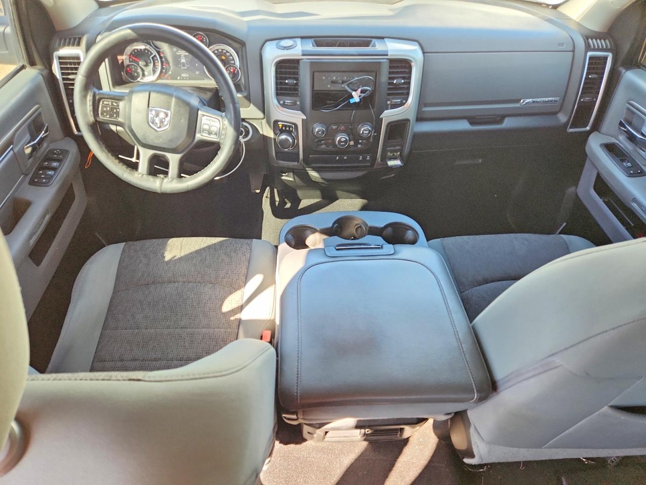 2019 RAM 1500 CLASSIC SLT photo 15