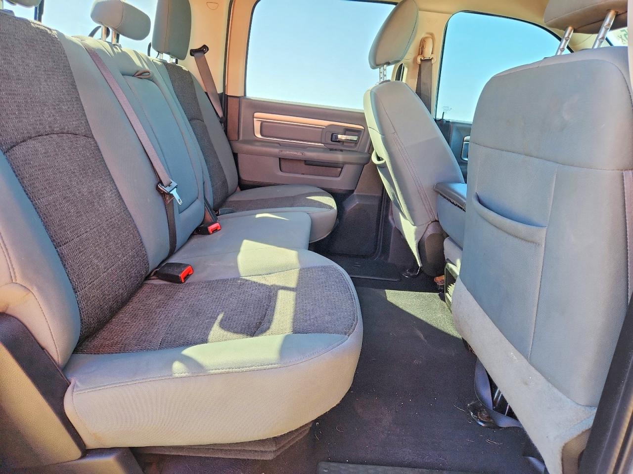2019 RAM 1500 CLASSIC SLT photo 19