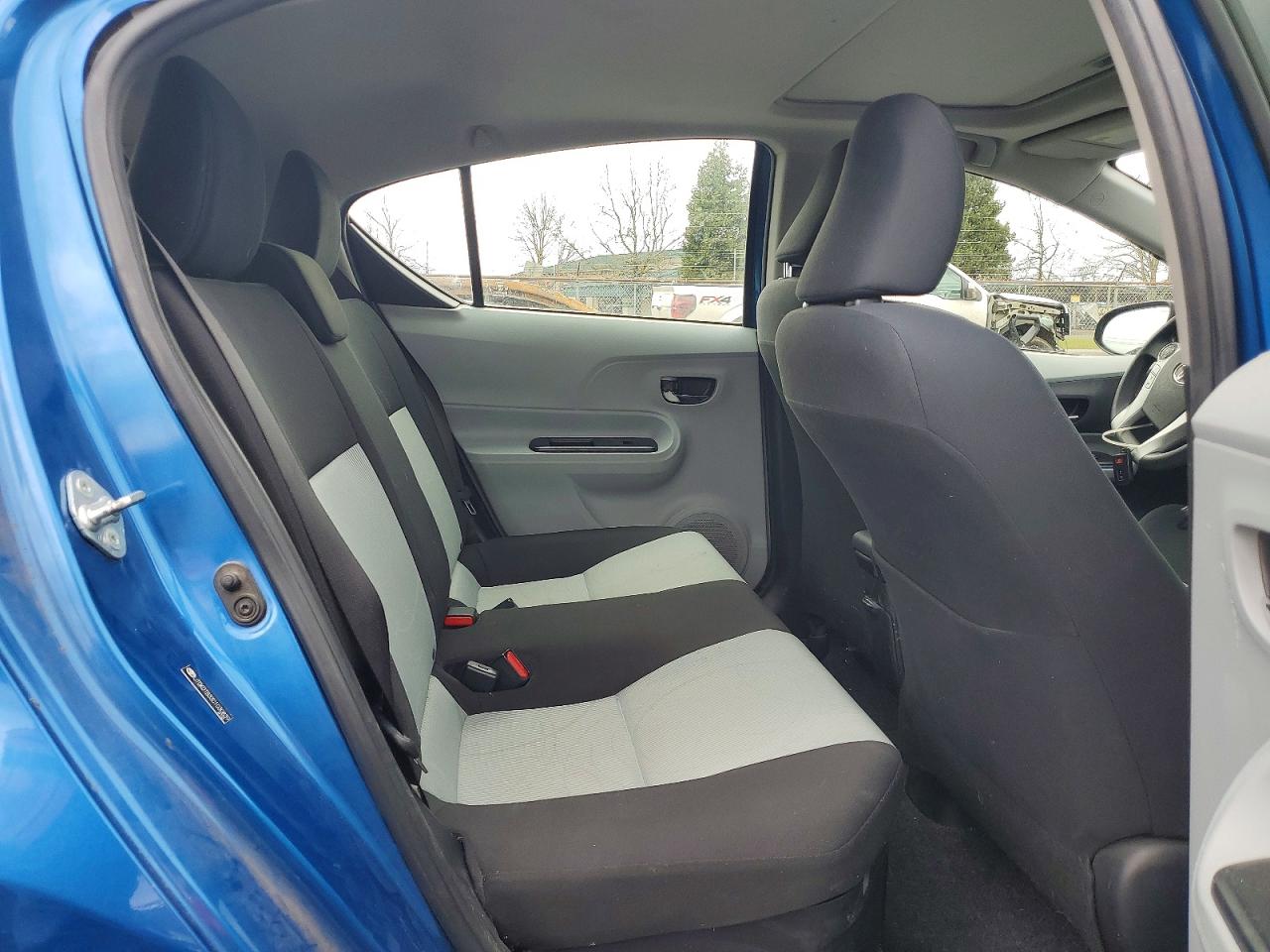 2012 TOYOTA PRIUS C THREE photo 10