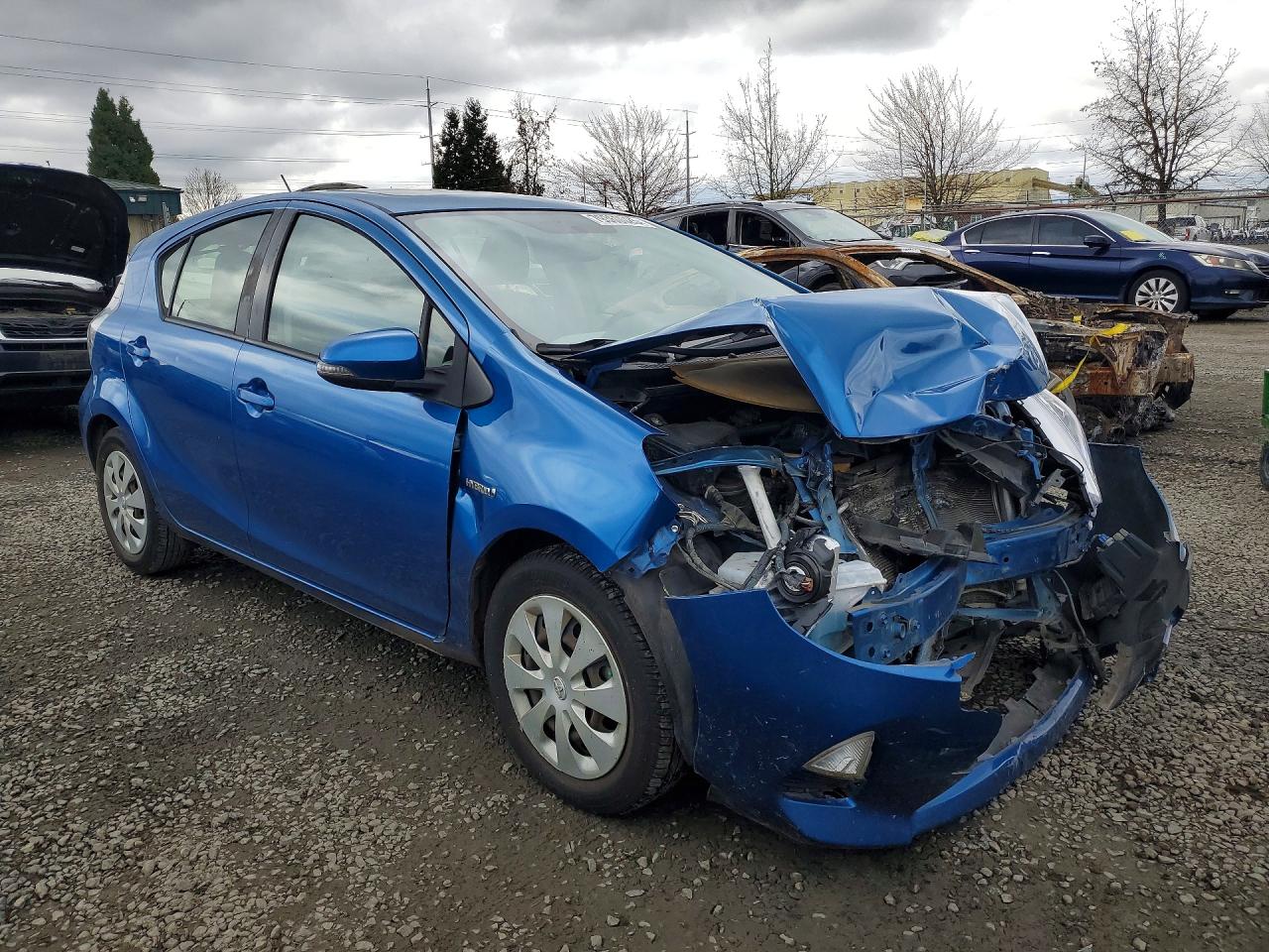2012 TOYOTA PRIUS C THREE photo 4