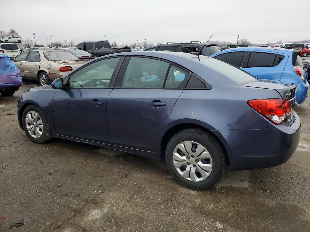 2013 CHEVROLET CRUZE LS photo 2