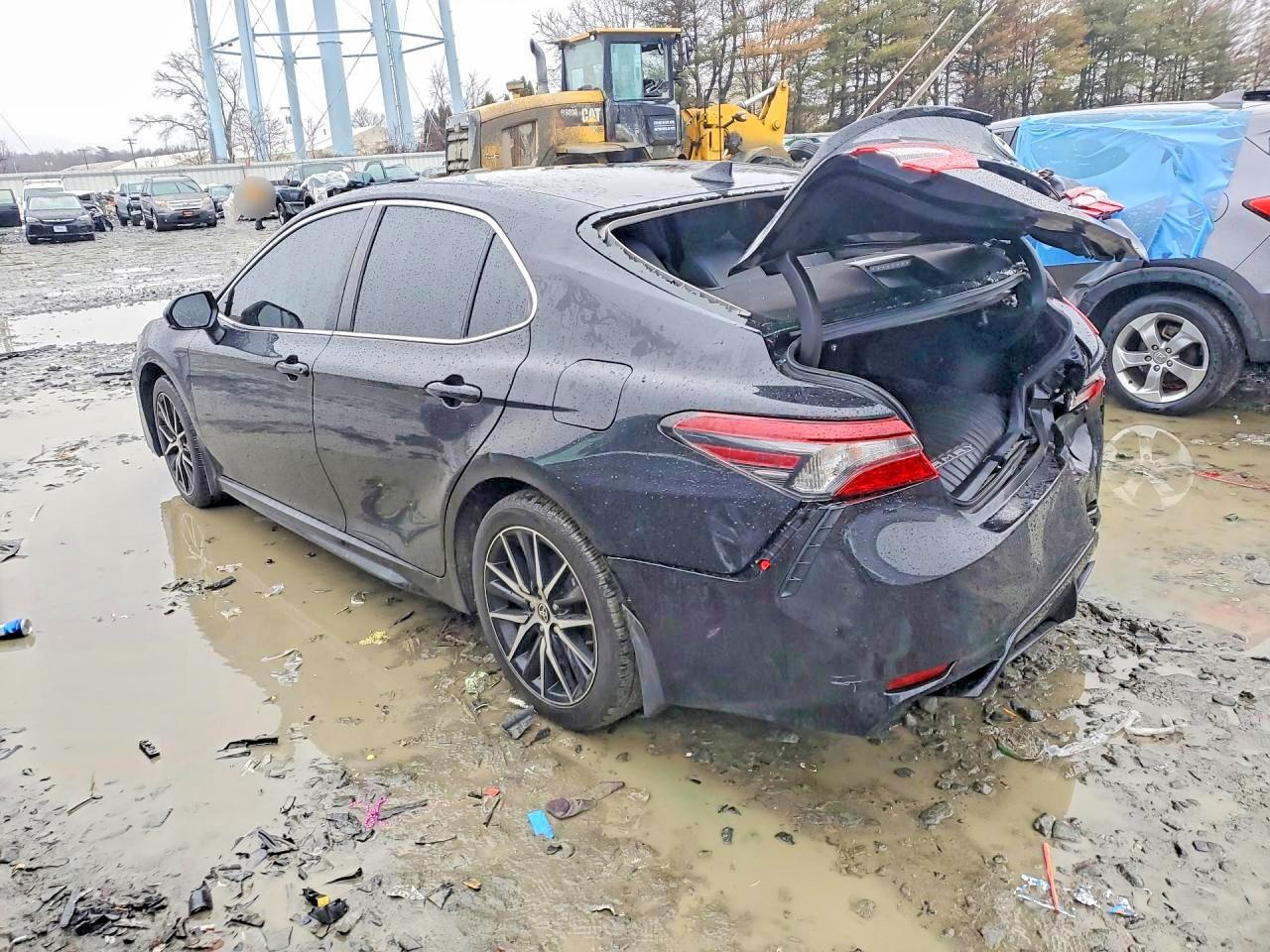 2022 TOYOTA CAMRY SE photo 3