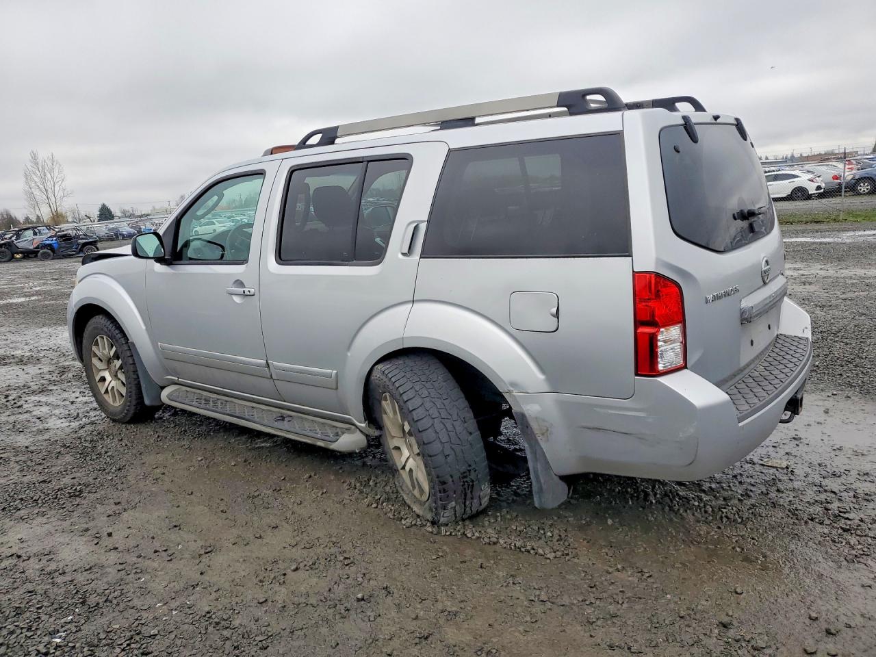 2011 NISSAN PATHFINDER S photo 3