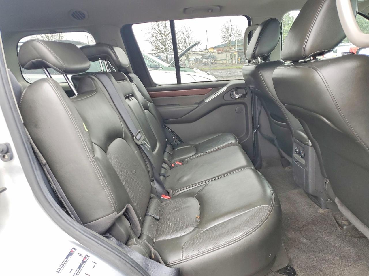 2011 NISSAN PATHFINDER S photo 21