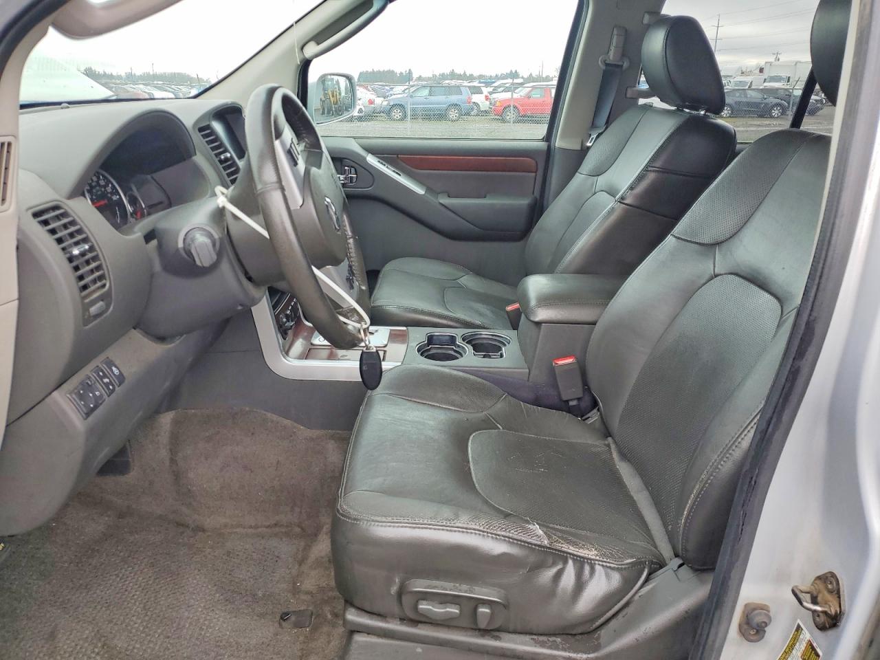 2011 NISSAN PATHFINDER S photo 13