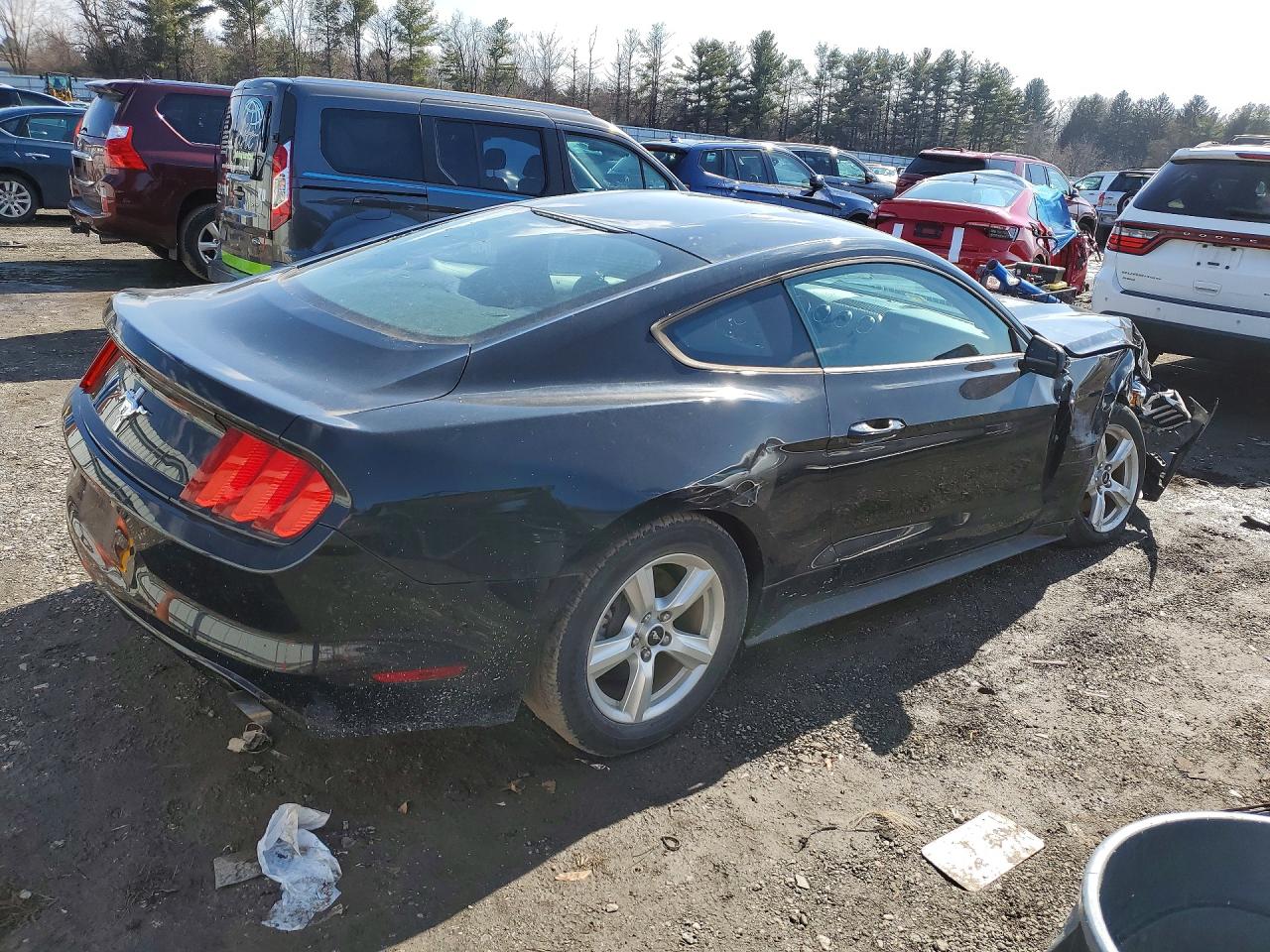 2017 FORD MUSTANG photo 3