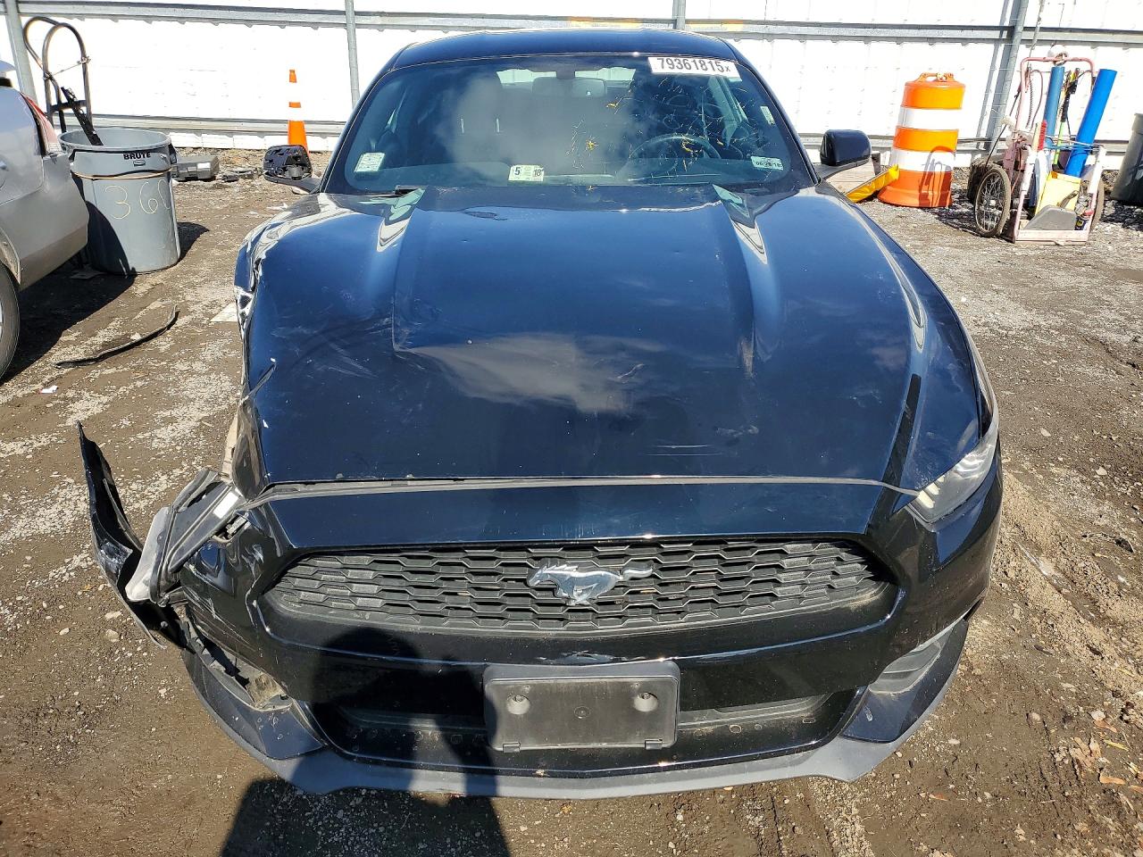 2017 FORD MUSTANG photo 5