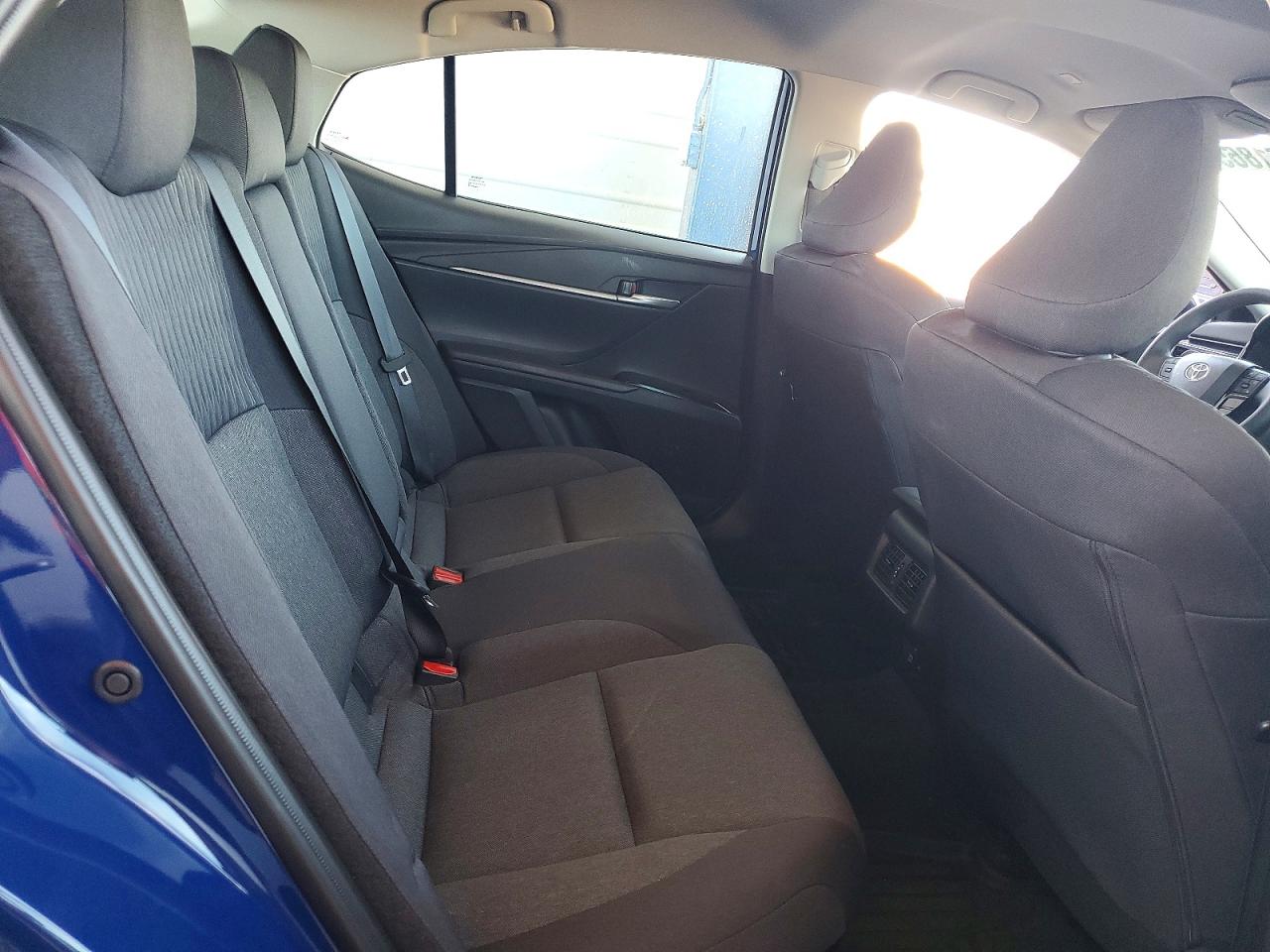 2025 TOYOTA CAMRY LE photo 19