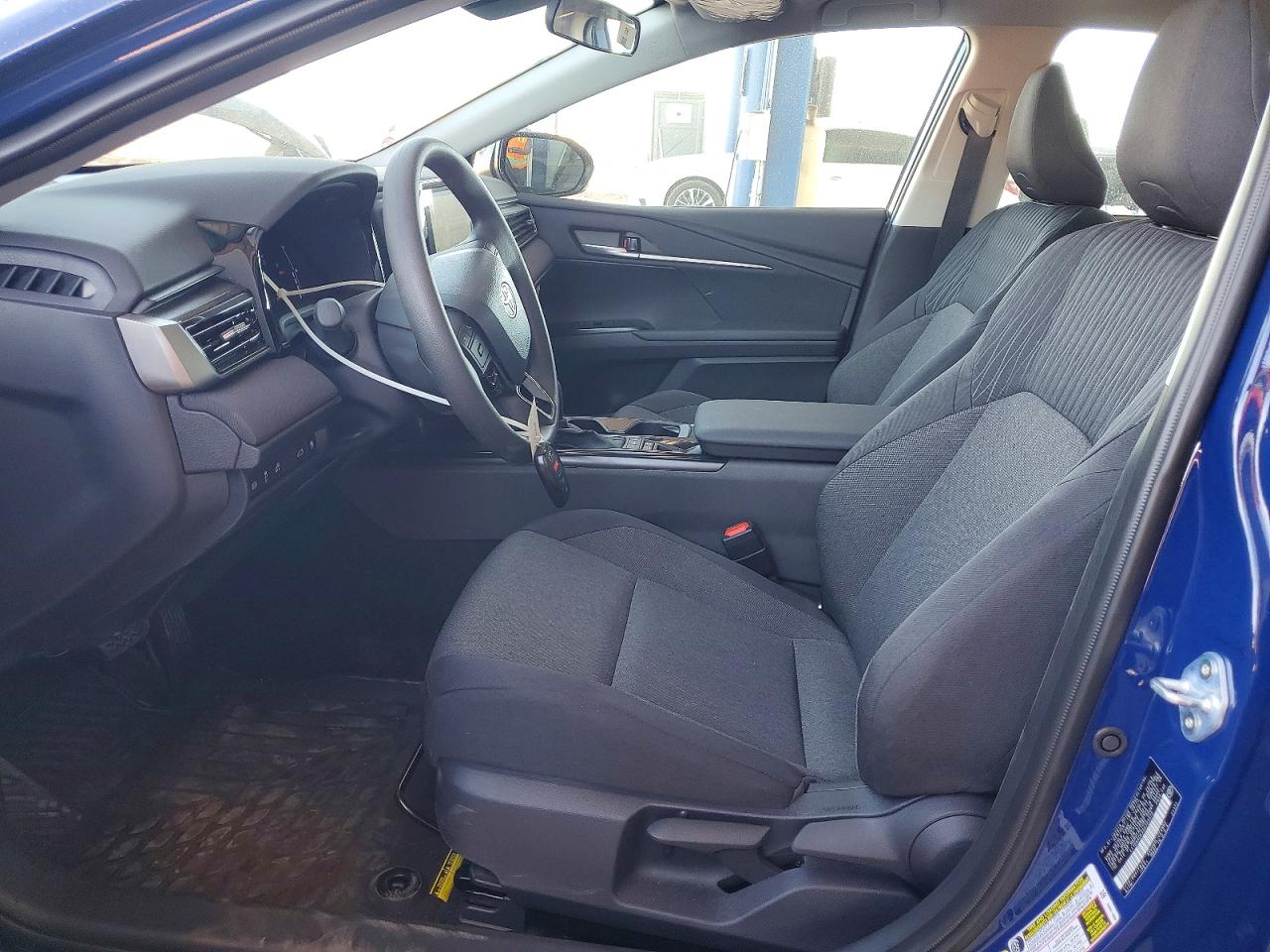 2025 TOYOTA CAMRY LE photo 13