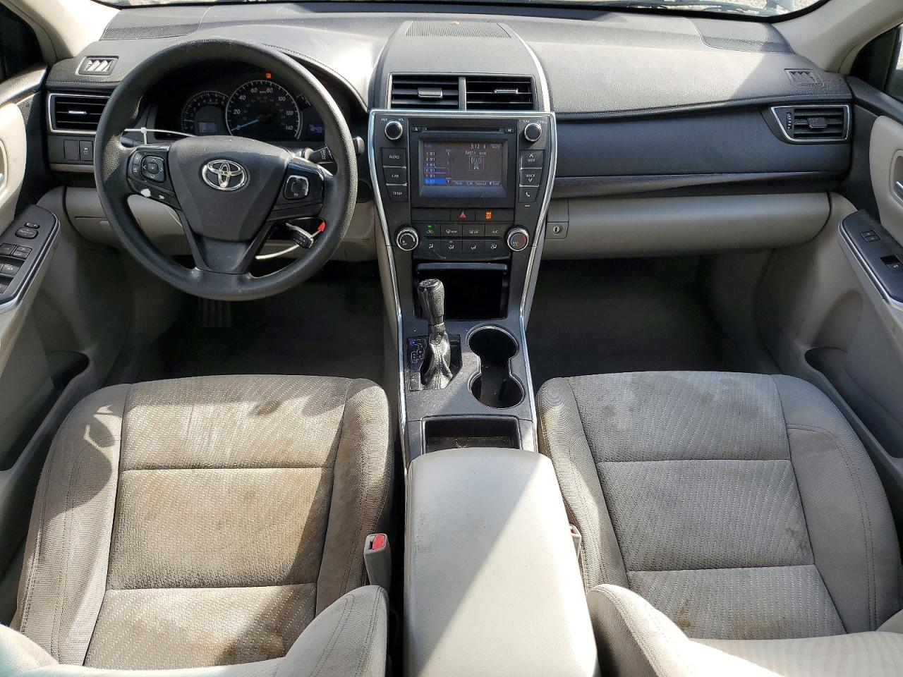 2015 TOYOTA CAMRY LE photo 15