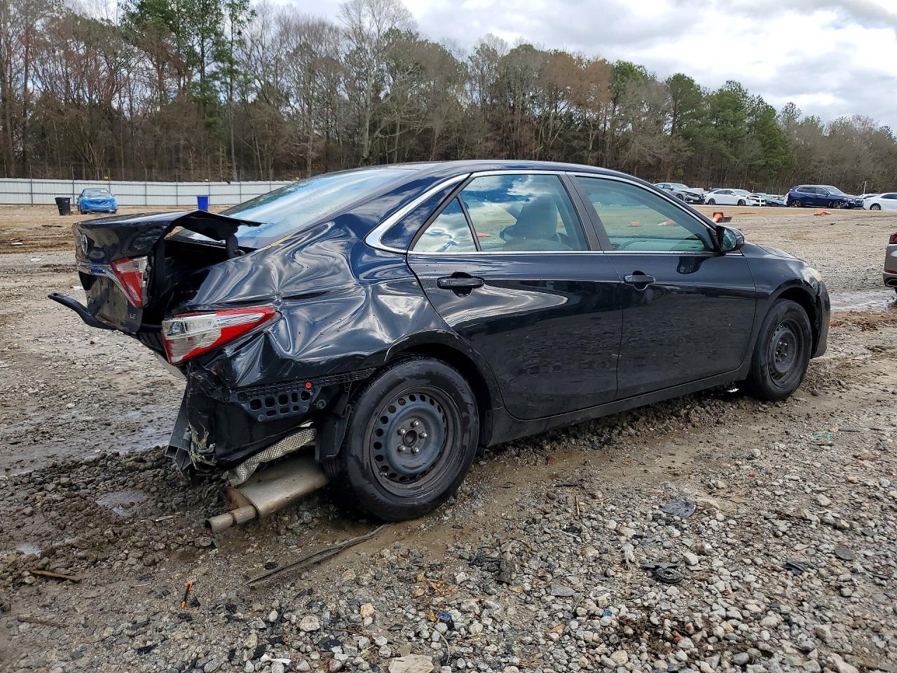 2015 TOYOTA CAMRY LE photo 5