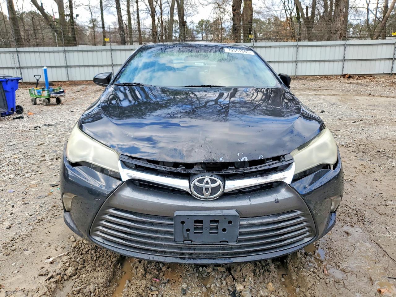 2015 TOYOTA CAMRY LE photo 9
