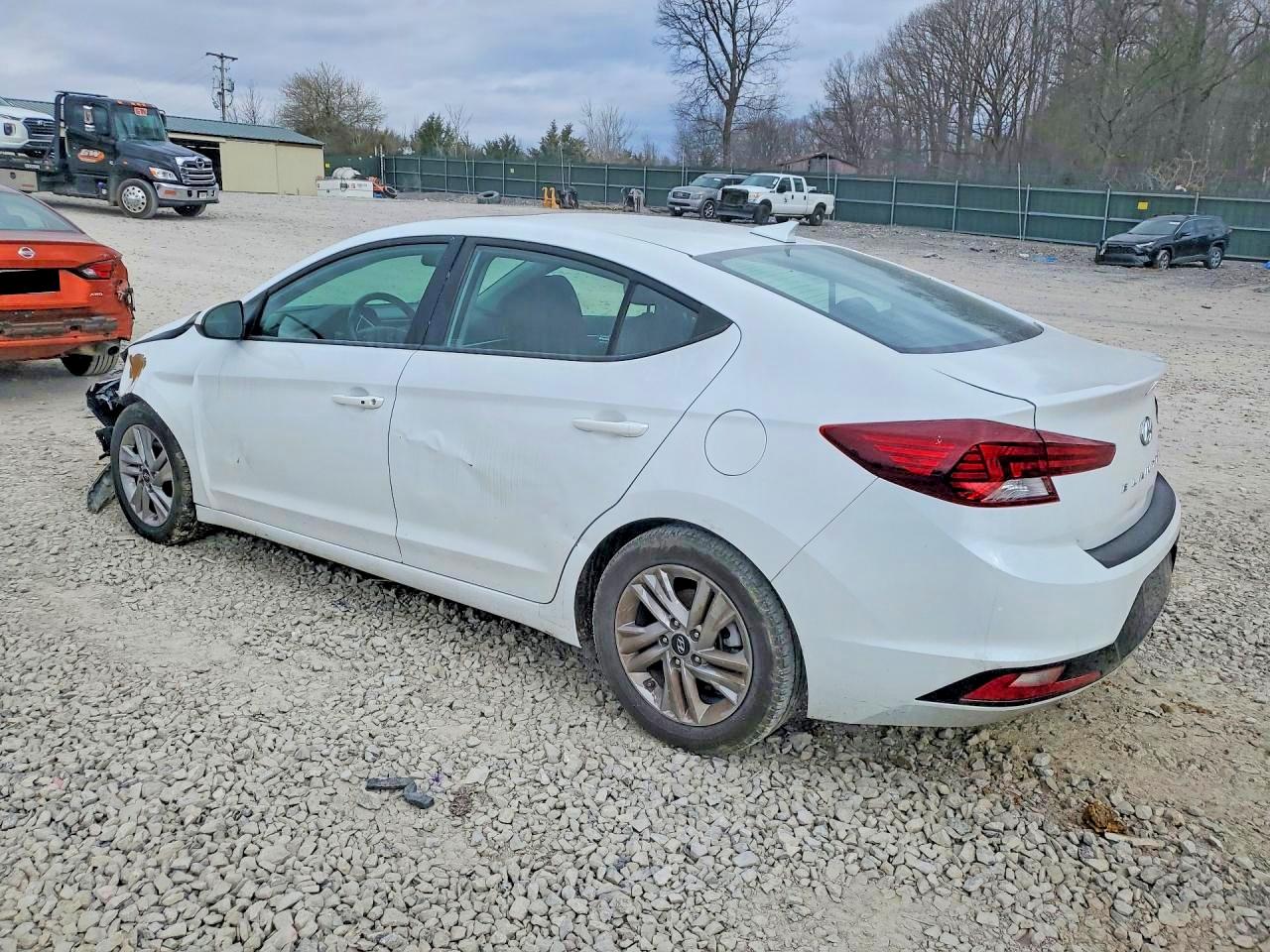 2020 HYUNDAI ELANTRA VALUE EDITION photo 2