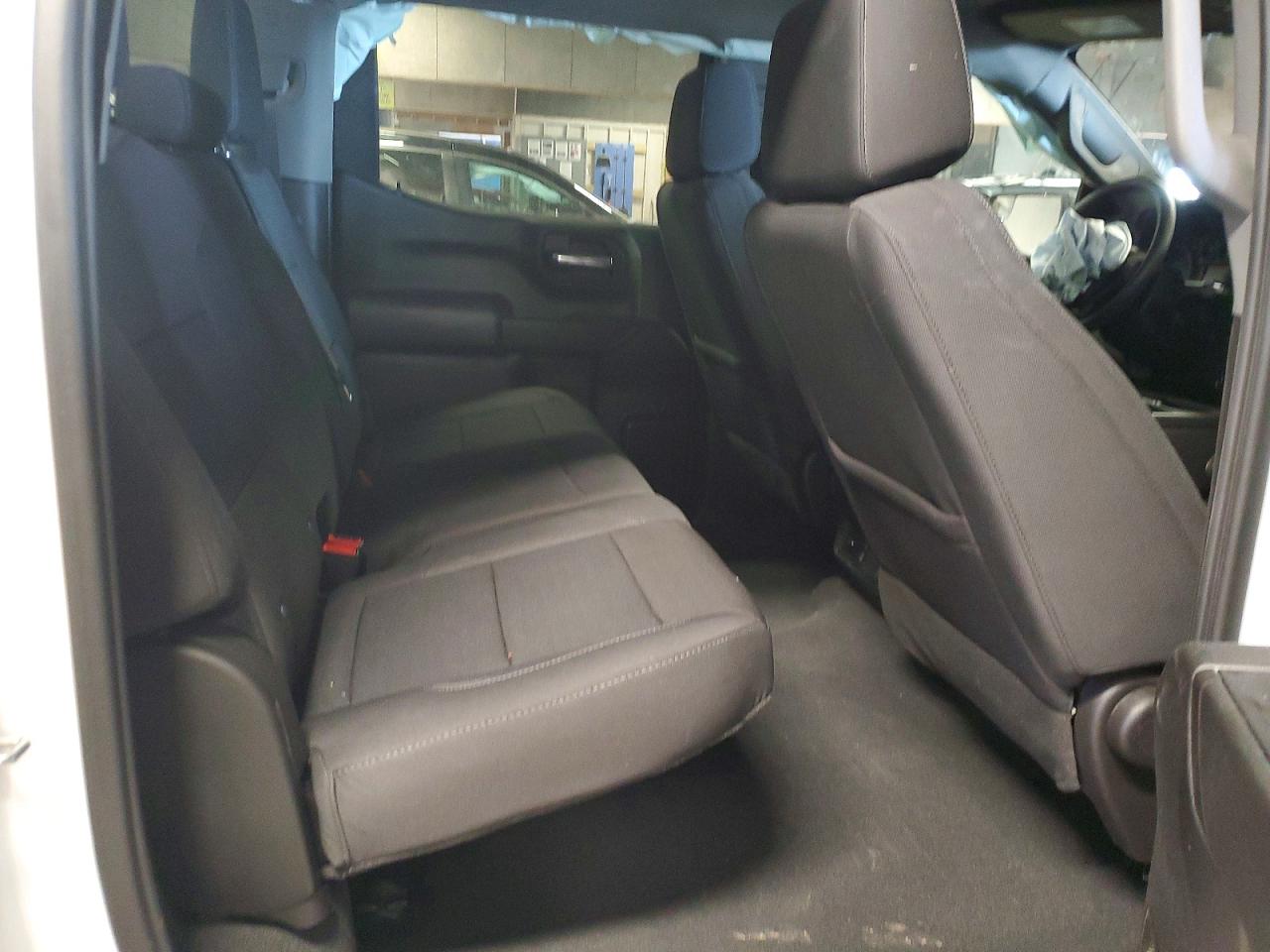 2024 CHEVROLET SILVERADO K1500 CUSTOM photo 10