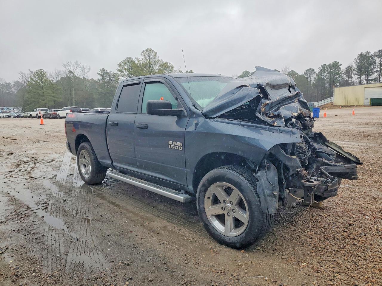 2015 RAM 1500 ST photo 4