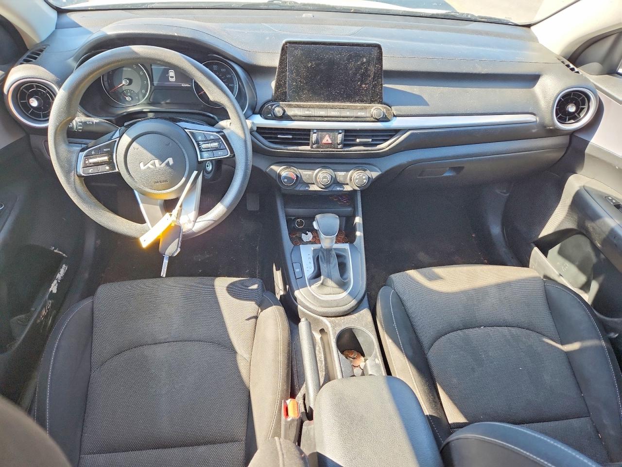 2024 KIA FORTE LXS photo 8