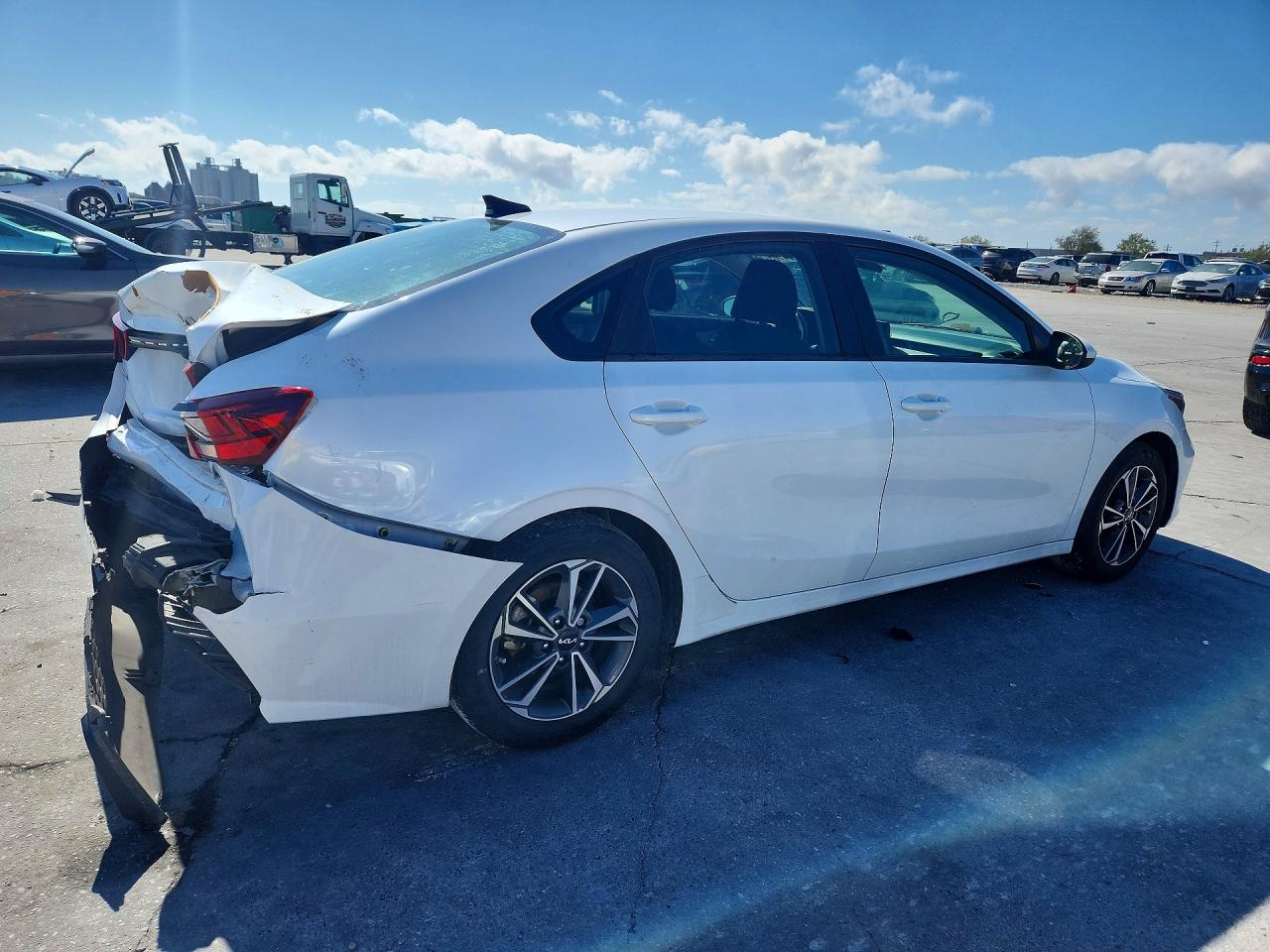 2024 KIA FORTE LXS photo 3