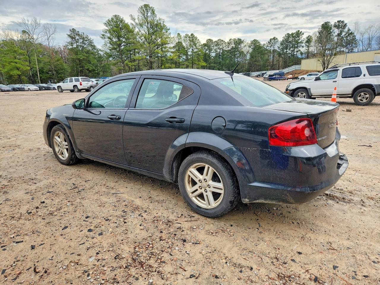 2011 DODGE AVENGER MAINSTREET photo 2