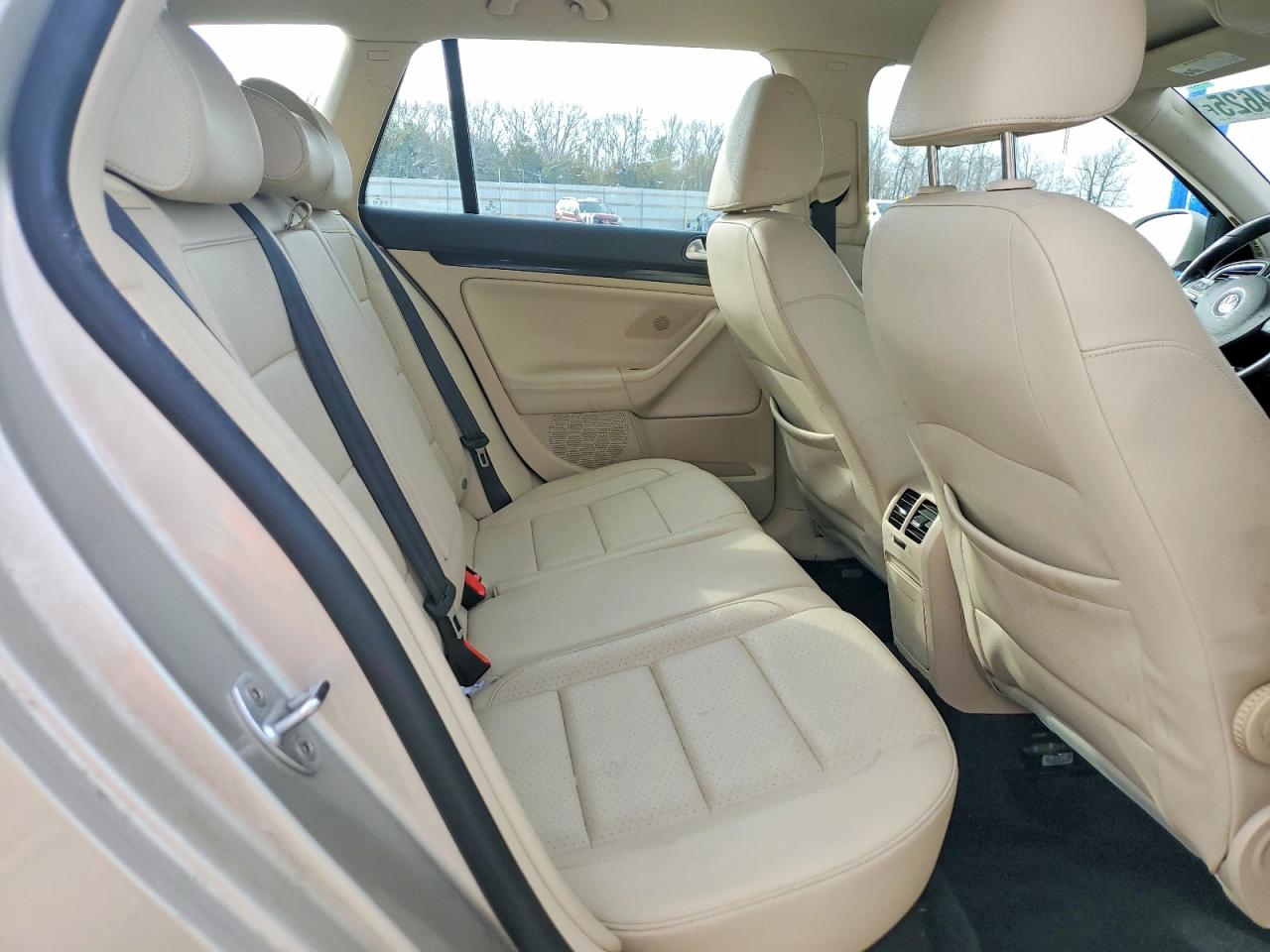 2014 VOLKSWAGEN JETTA TDI photo 11