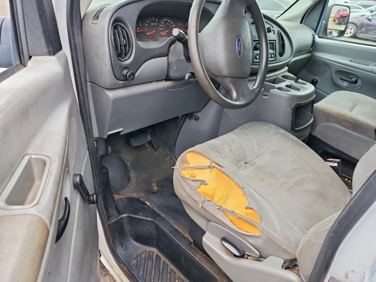 2005 FORD ECONOLINE E150 VAN photo 8