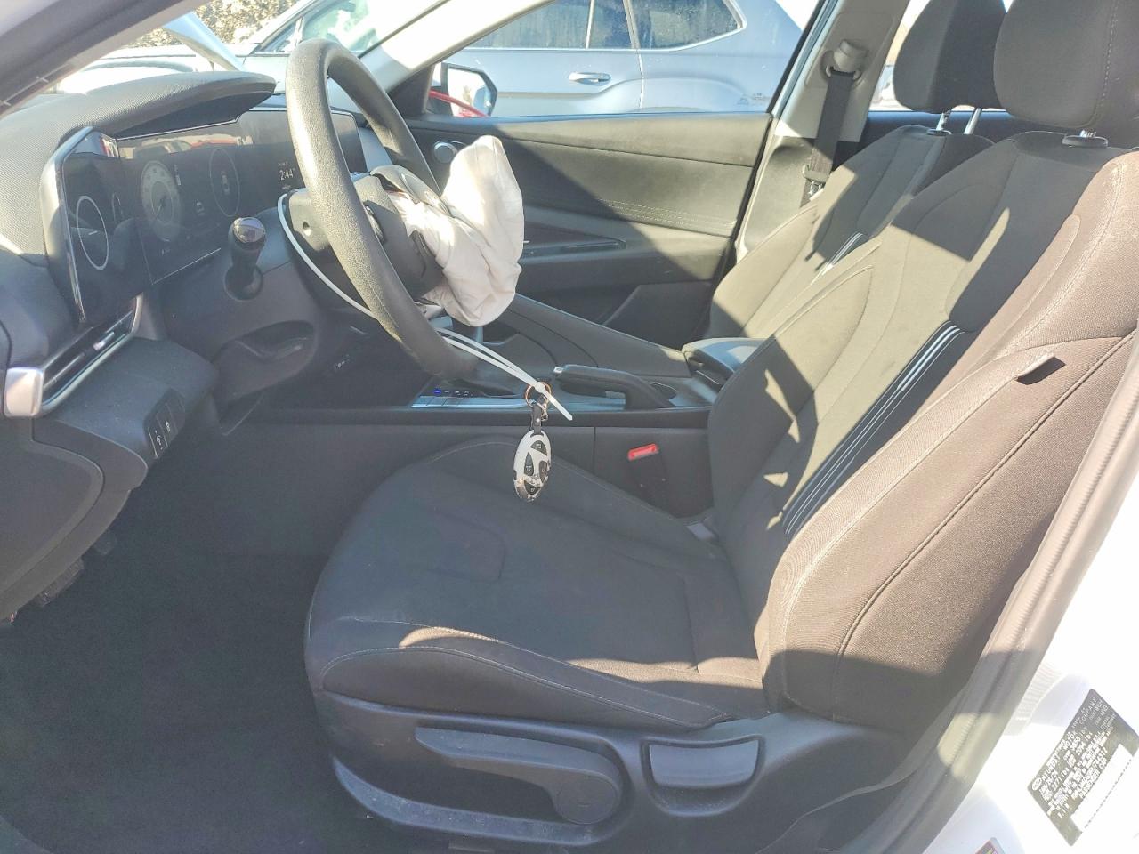 2024 HYUNDAI ELANTRA SEL photo 19