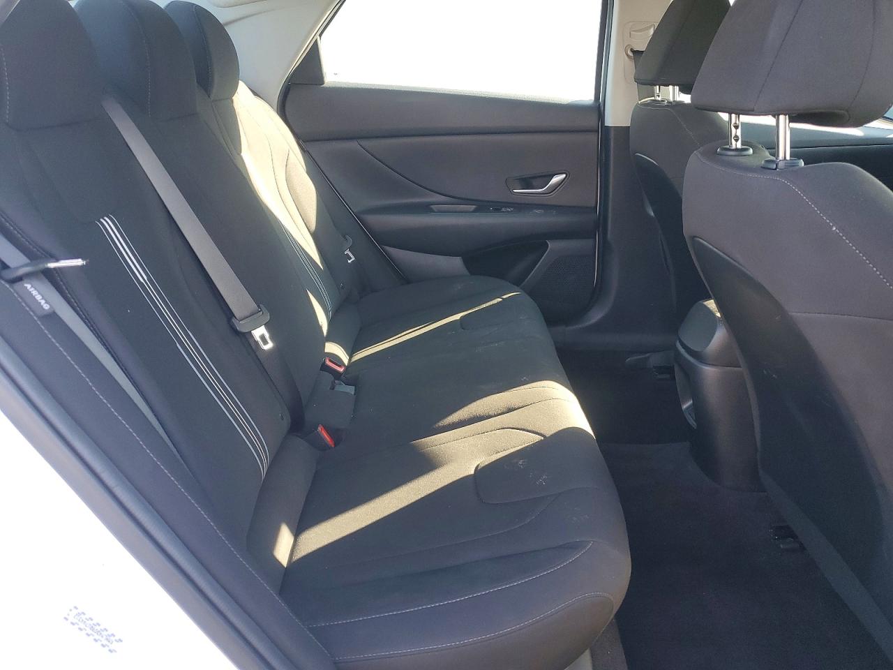 2024 HYUNDAI ELANTRA SEL photo 28
