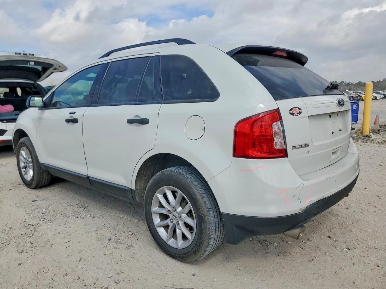 2013 FORD EDGE SE photo 2