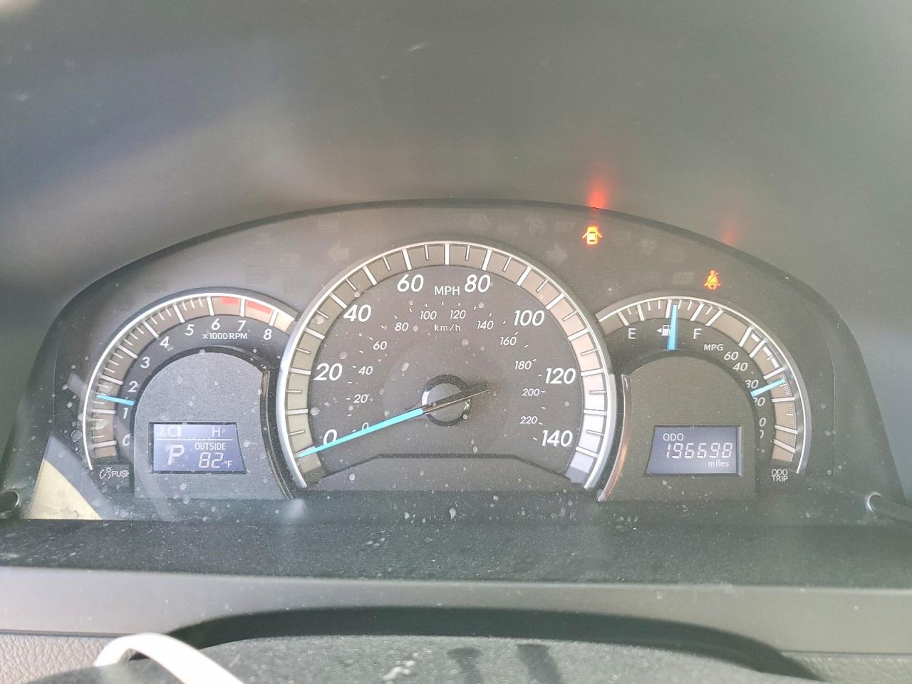2013 TOYOTA CAMRY SE photo 9