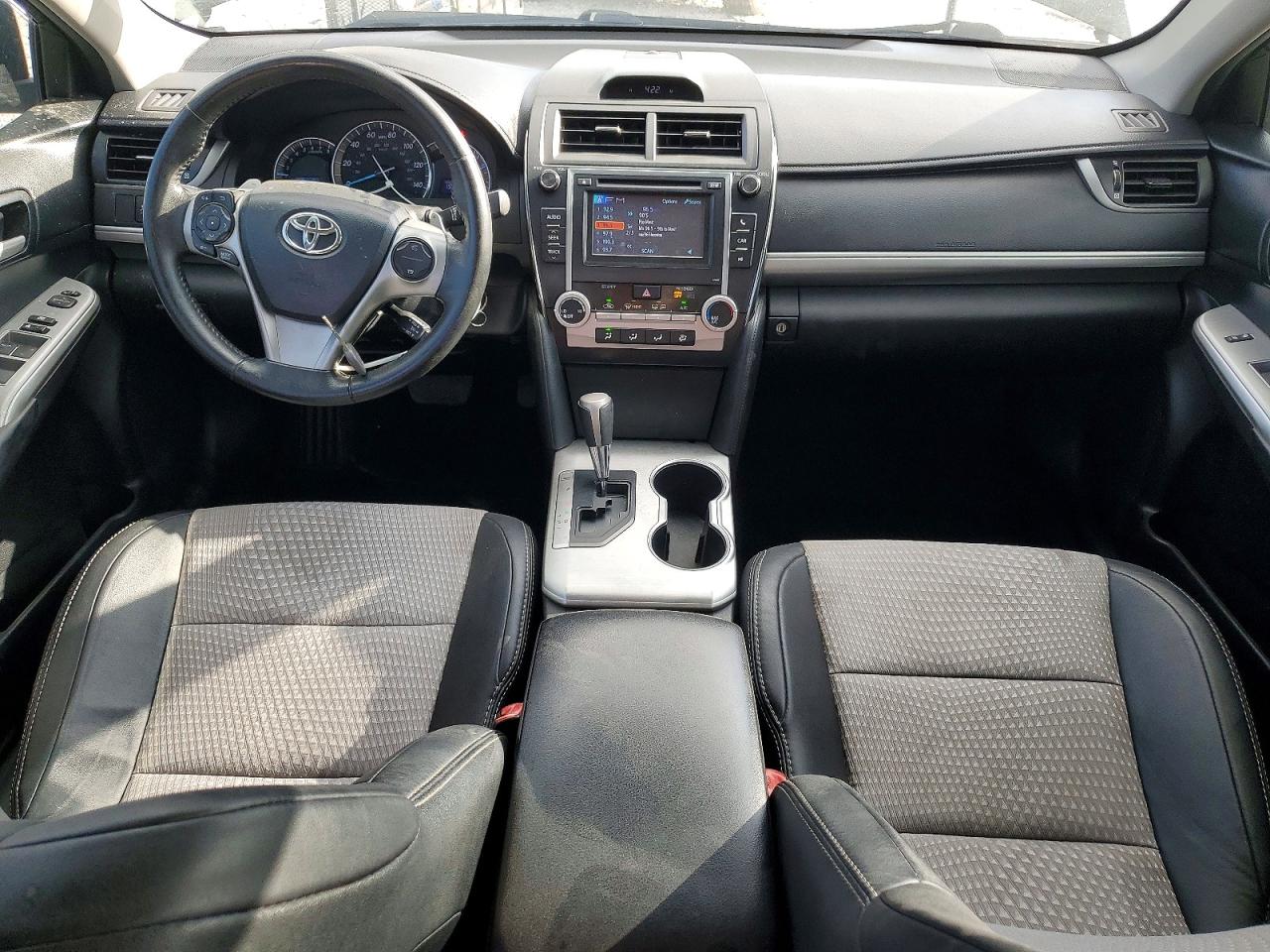 2013 TOYOTA CAMRY SE photo 8