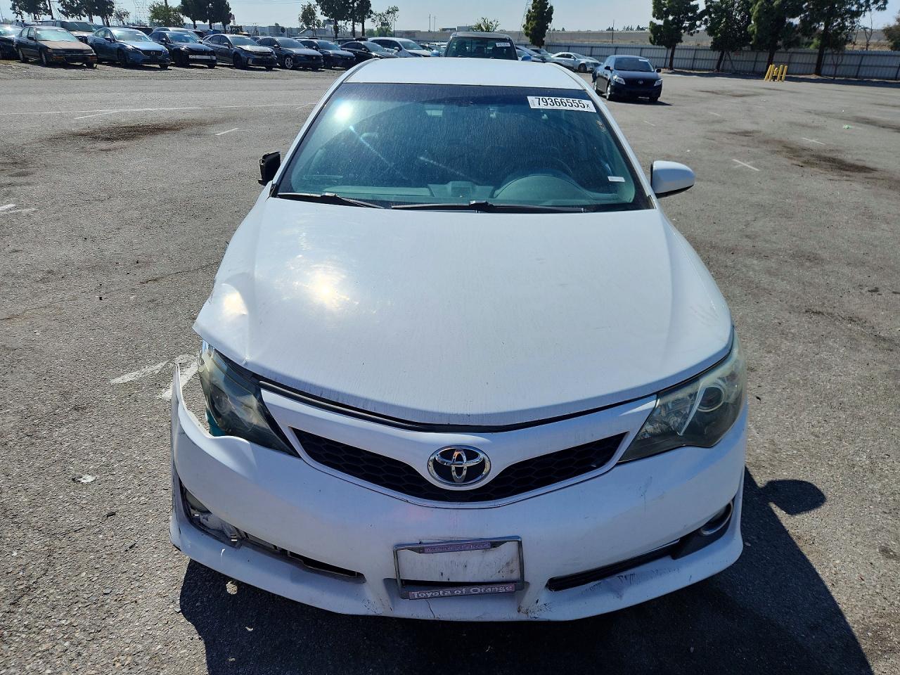 2013 TOYOTA CAMRY SE photo 13