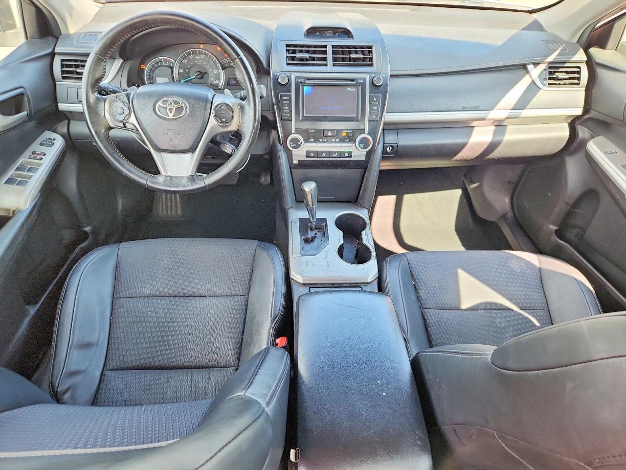 2013 TOYOTA CAMRY SE photo 22