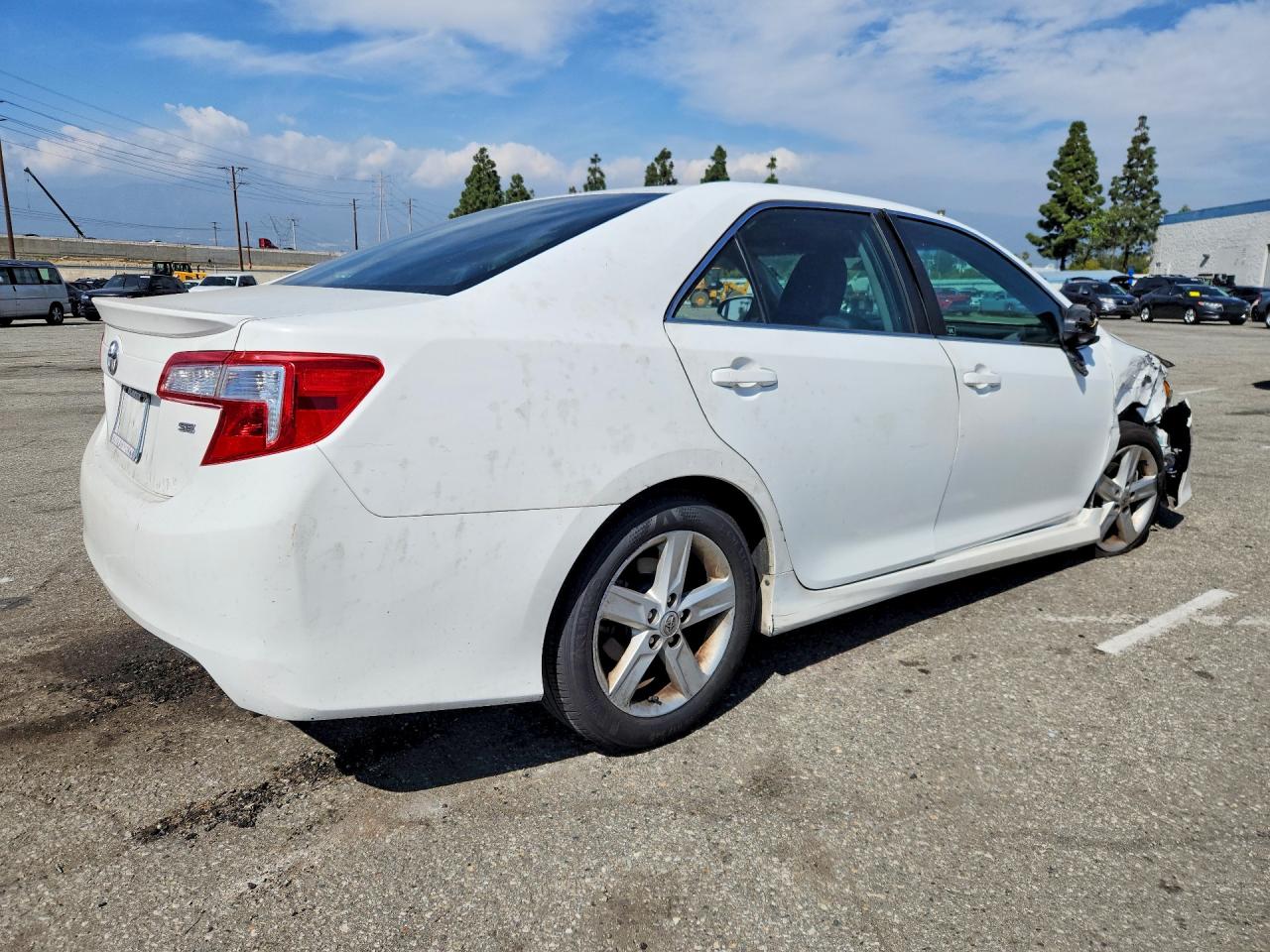 2013 TOYOTA CAMRY SE photo 7