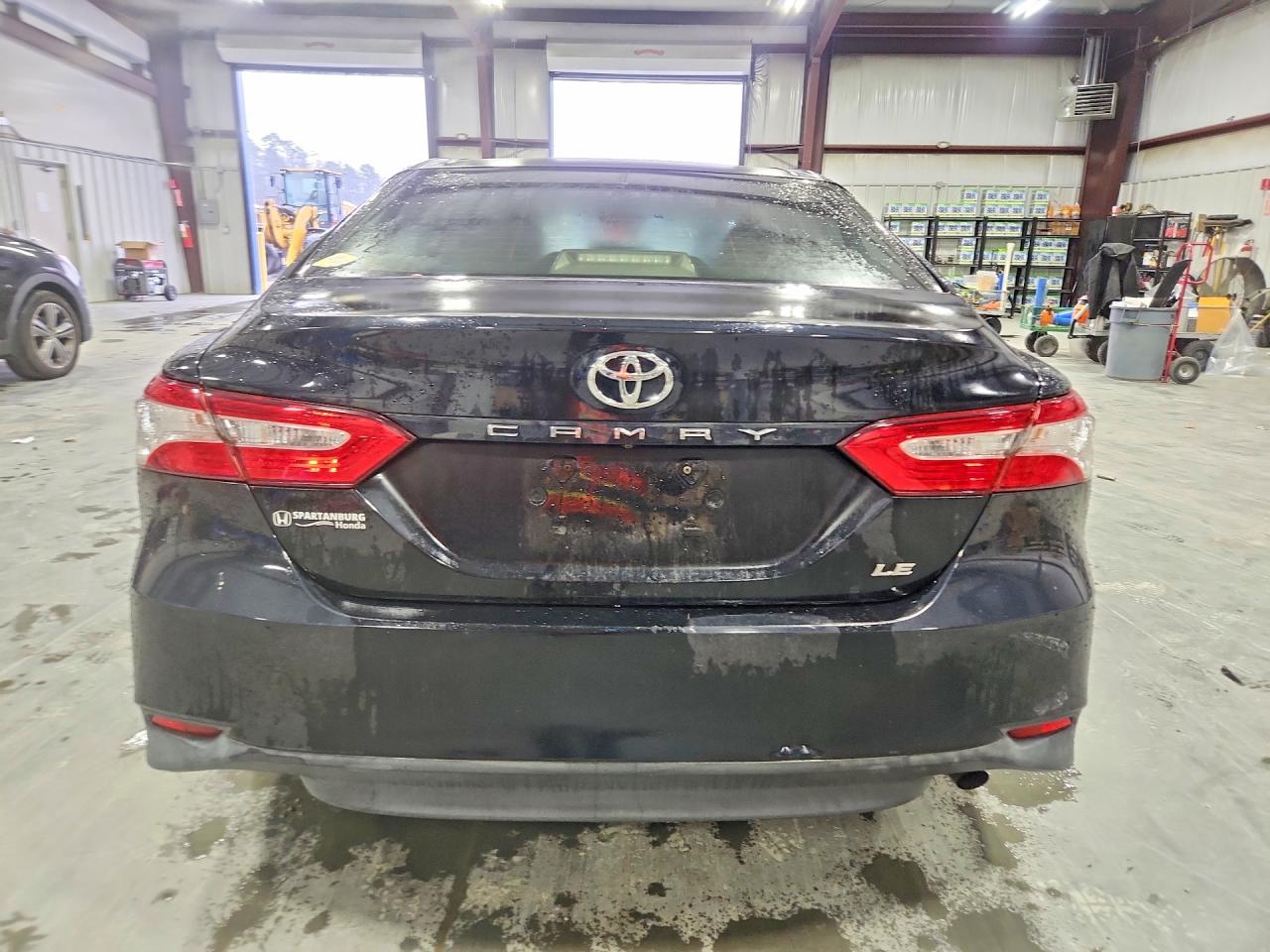 2018 TOYOTA CAMRY LE photo 6