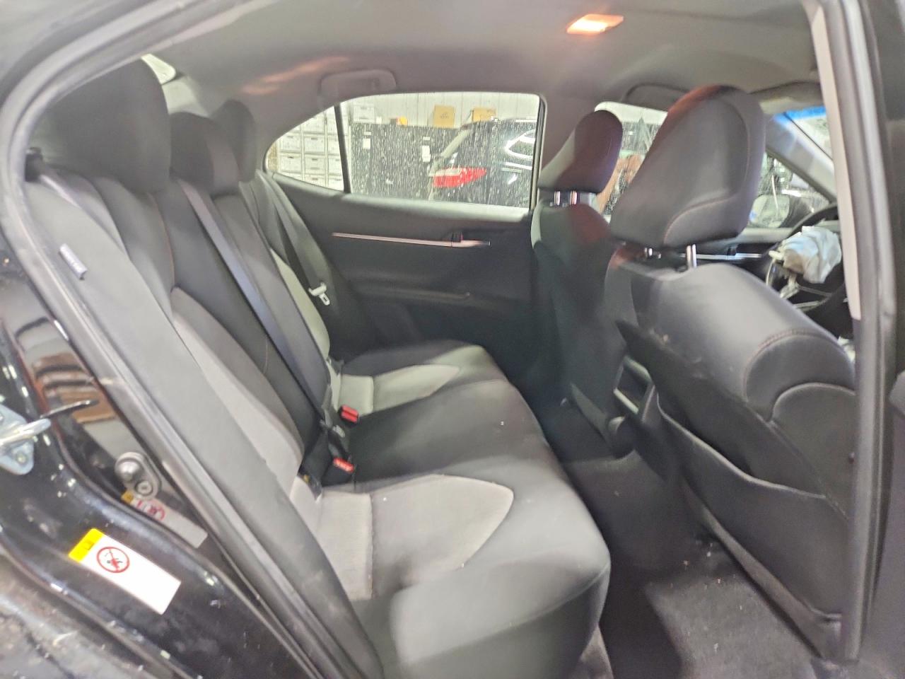 2018 TOYOTA CAMRY LE photo 10