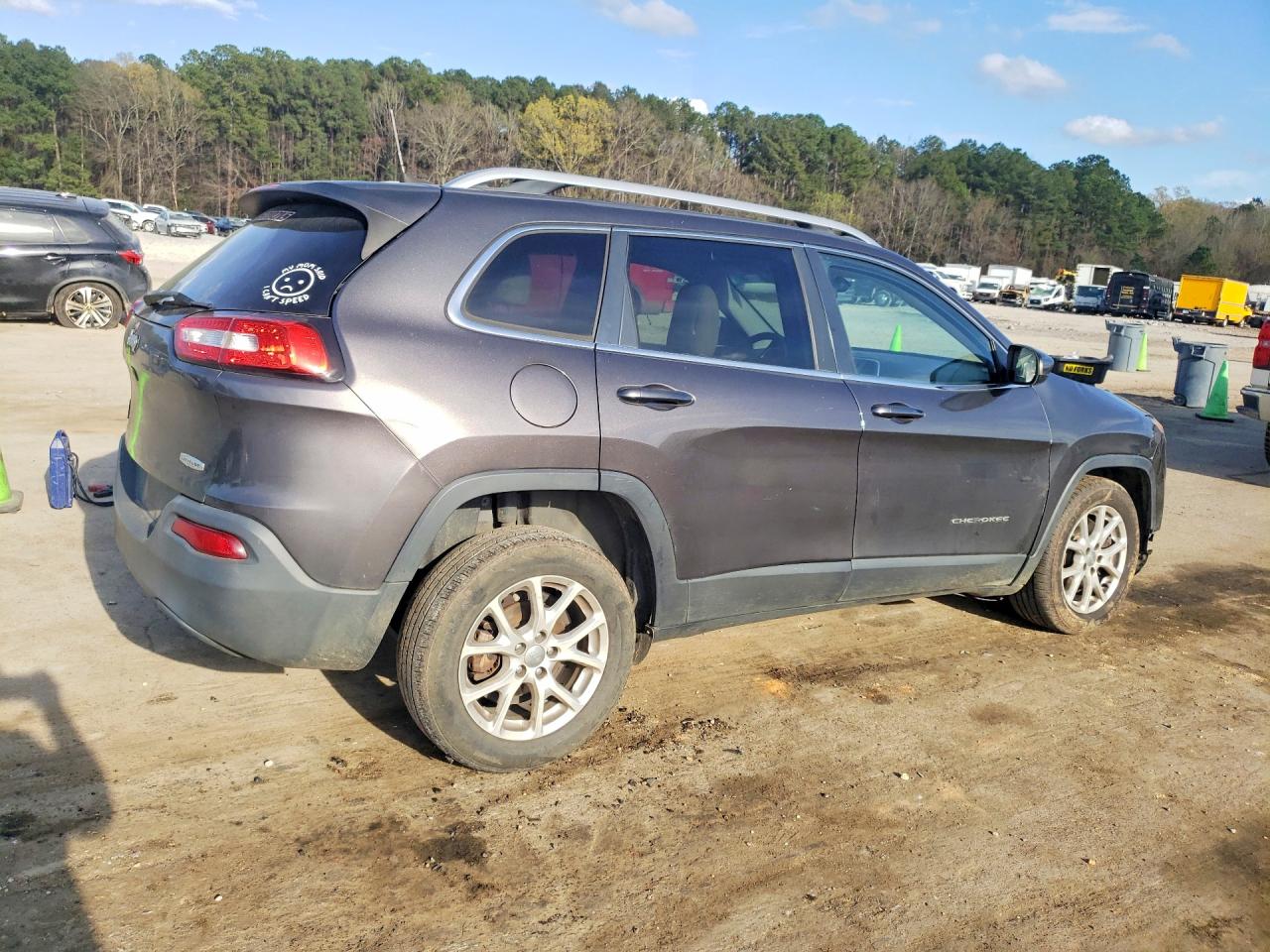 2016 JEEP CHEROKEE photo 5